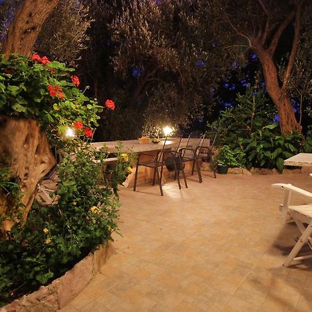 Apartments Villa Slavica Petrovac 部屋 写真