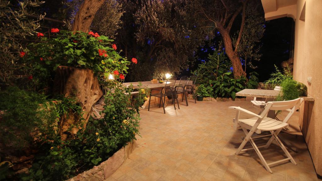Apartments Villa Slavica Petrovac 部屋 写真