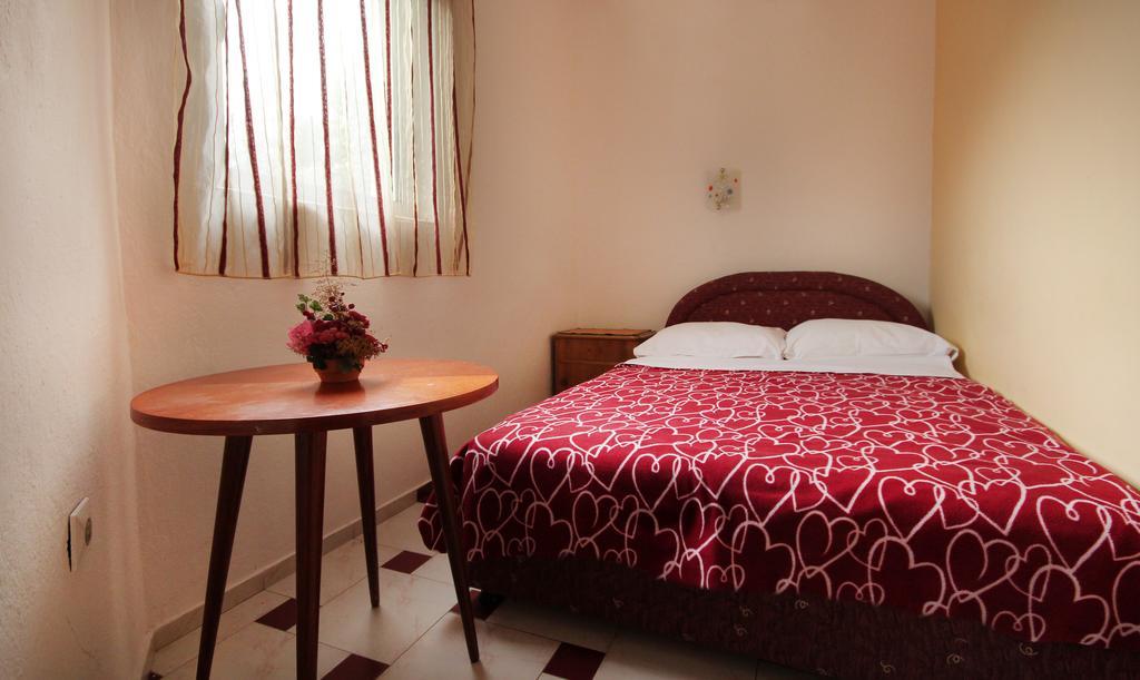 Apartments Villa Slavica Petrovac 部屋 写真