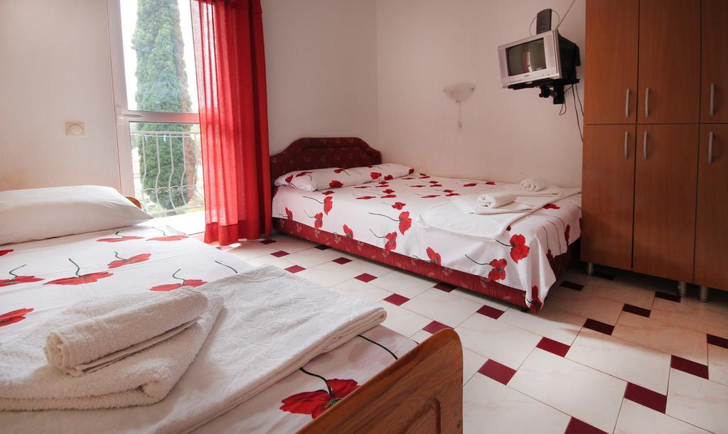 Apartments Villa Slavica Petrovac 部屋 写真