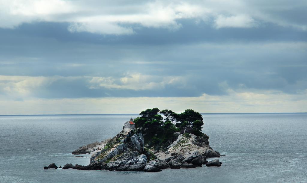 Apartments Villa Slavica Petrovac エクステリア 写真