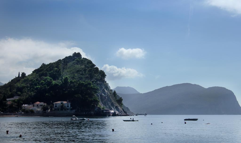 Apartments Villa Slavica Petrovac 部屋 写真
