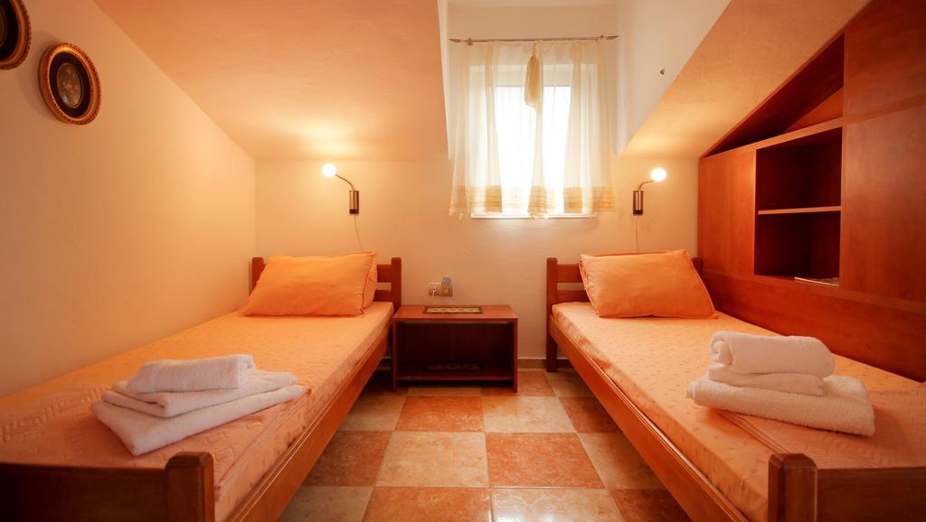 Apartments Villa Slavica Petrovac 部屋 写真