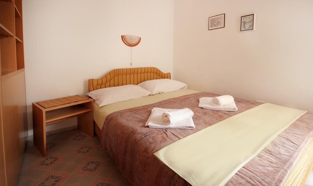 Apartments Villa Slavica Petrovac 部屋 写真