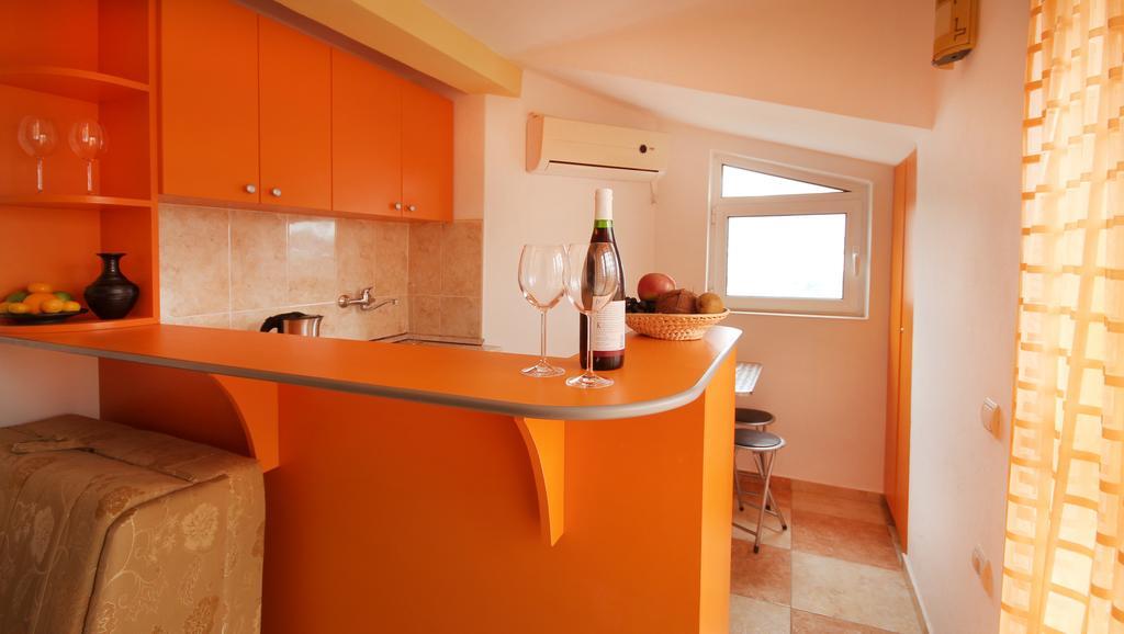 Apartments Villa Slavica Petrovac 部屋 写真