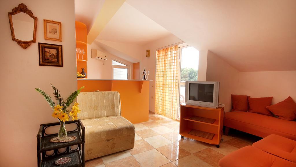 Apartments Villa Slavica Petrovac 部屋 写真