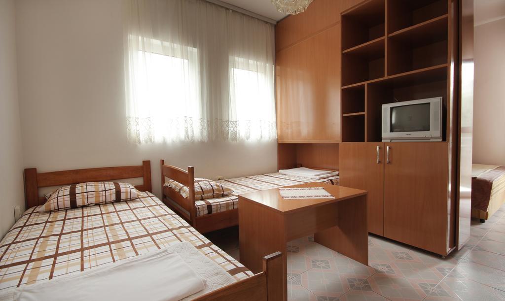 Apartments Villa Slavica Petrovac 部屋 写真
