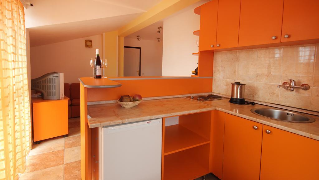 Apartments Villa Slavica Petrovac 部屋 写真