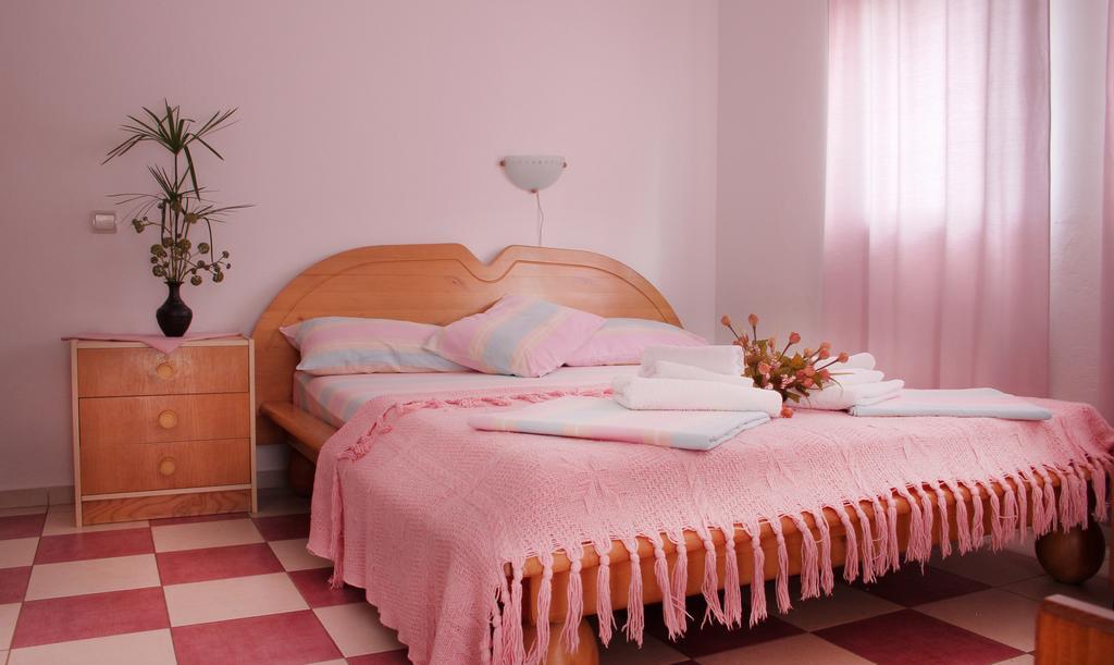 Apartments Villa Slavica Petrovac 部屋 写真