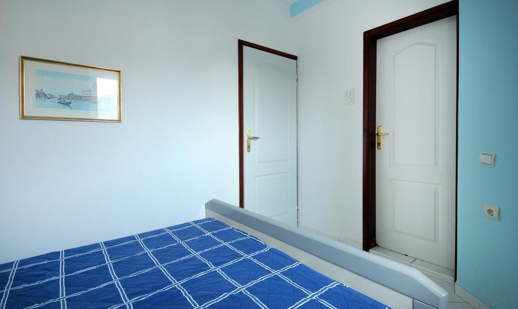 Apartments Villa Slavica Petrovac 部屋 写真